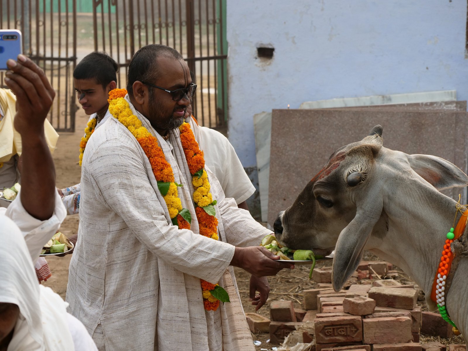  129 Gopashtami Radha kunda Govardhan 19.11.04